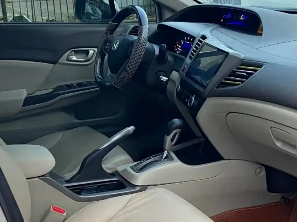Honda Civic — миниатюра 6