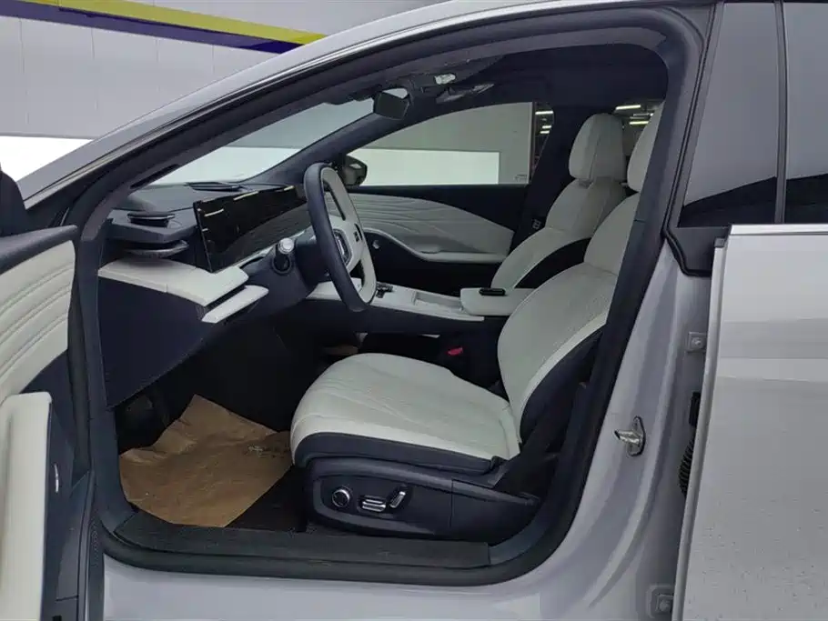 GEELY GALAXY GALAXY E8