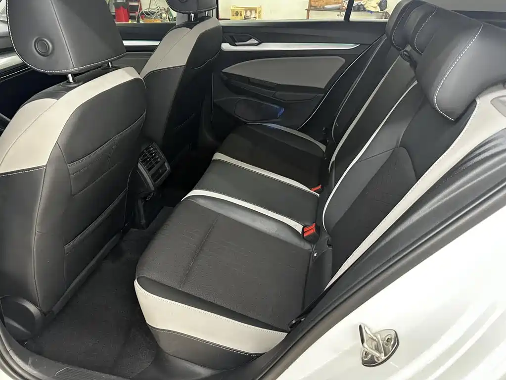 Volkswagen Golf — миниатюра 10