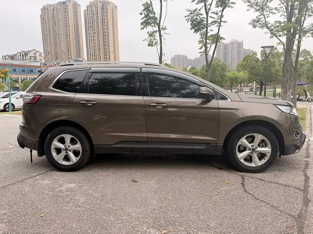 Ford Edge — миниатюра 4