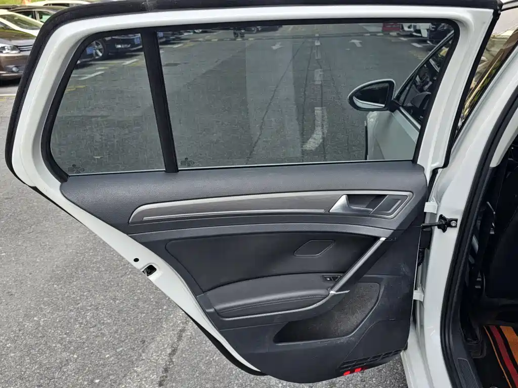 Volkswagen Golf — миниатюра 11
