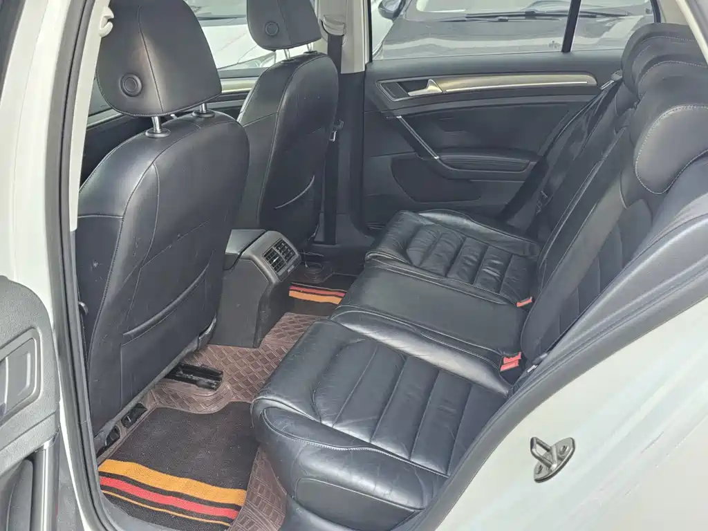 Volkswagen Golf — миниатюра 12