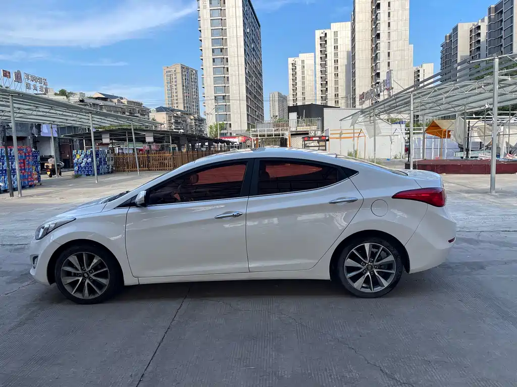 Hyundai Elantra Langdong — миниатюра 8
