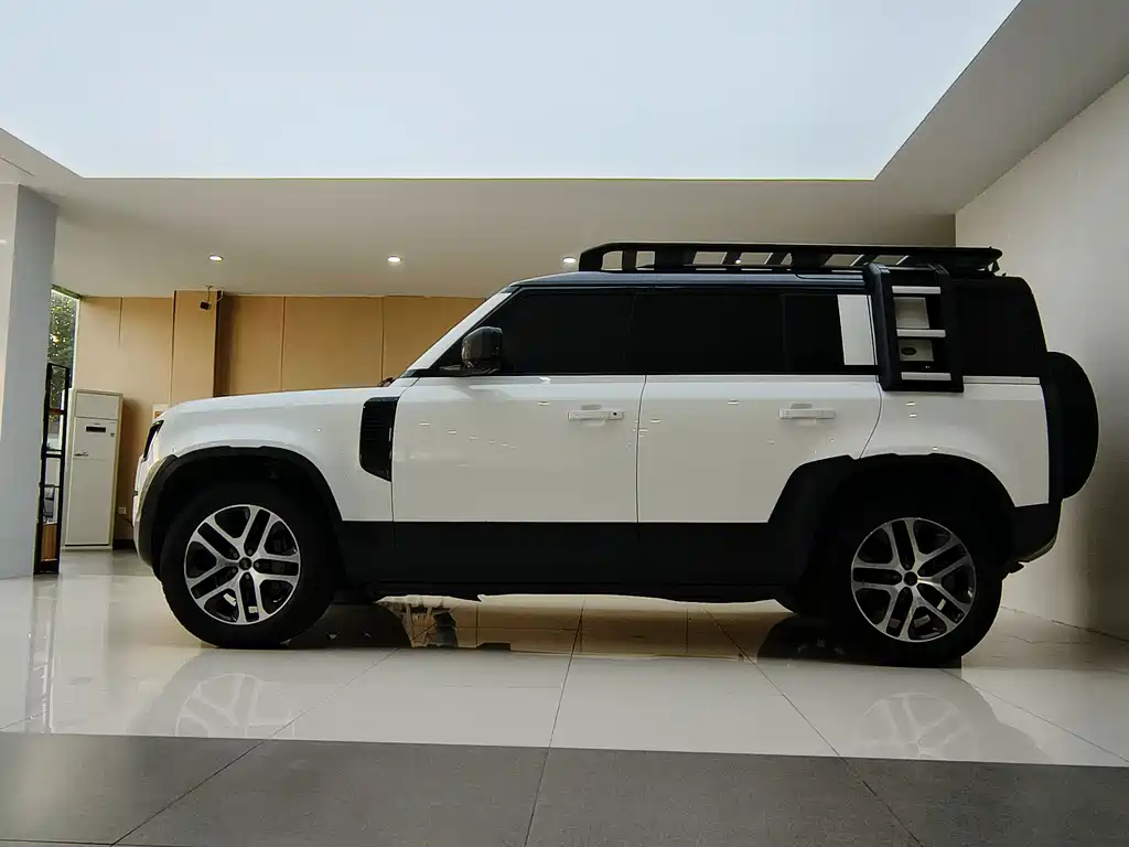 Land Rover Defender — миниатюра 4