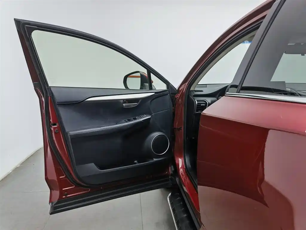 Lexus NX 2015 200t