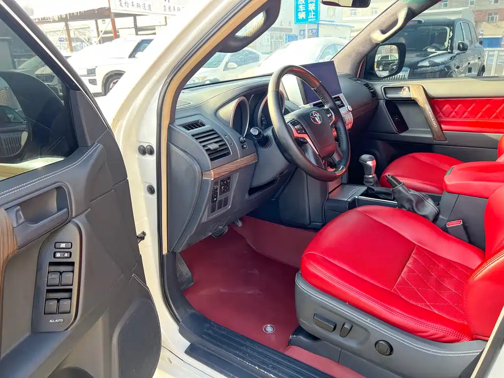 Toyota Land Cruiser Prado 2010 4.0L AT