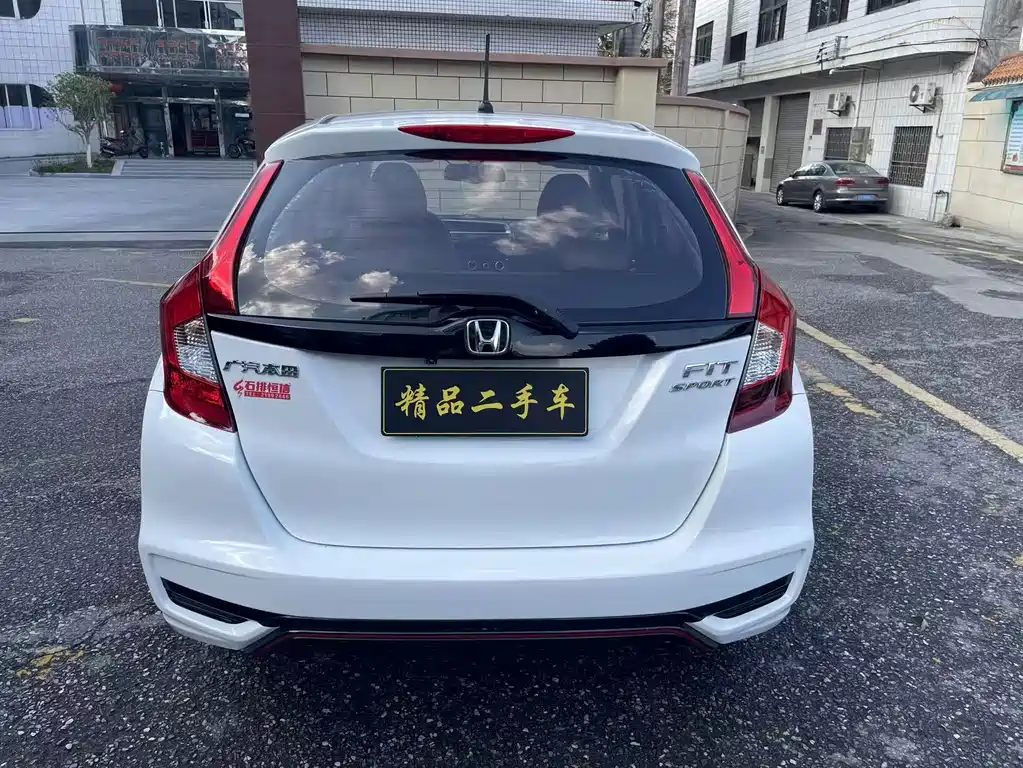 Honda Fit — миниатюра 6