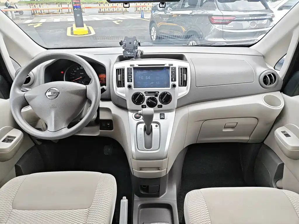 Nissan NV200 — миниатюра 21