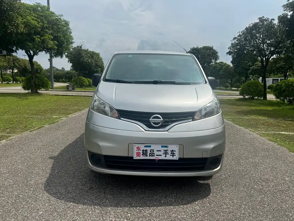 Nissan NV200 2011 1.6L 232 мест