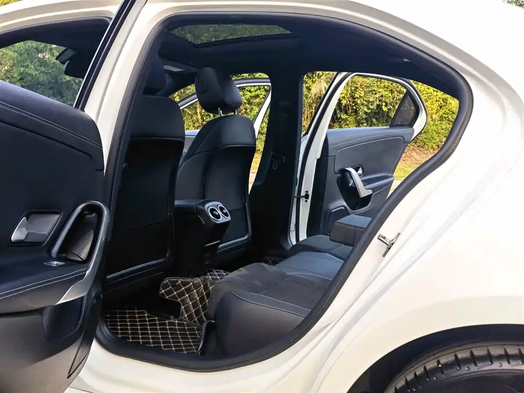 MERCEDES-BENZ A CLASS