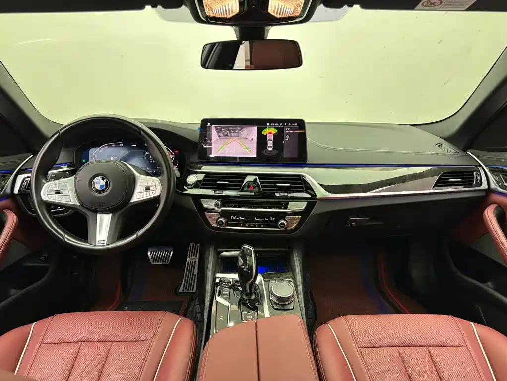 BMW 5 Series — миниатюра 10