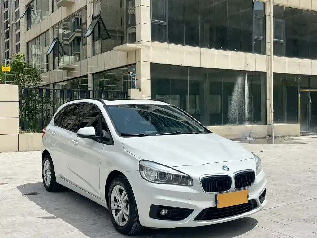 BMW 2 Series Active Tourer — миниатюра 3