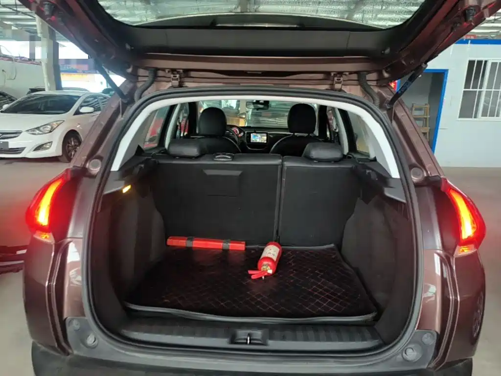 Peugeot 2008 — миниатюра 19