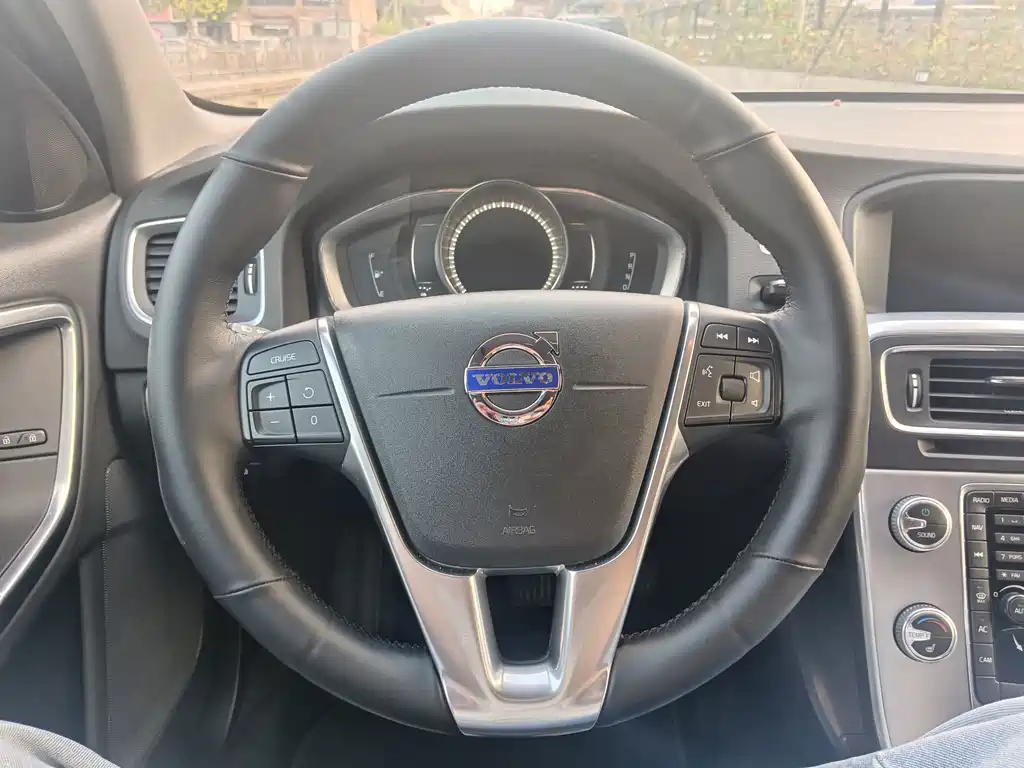 Volvo V60 — миниатюра 19