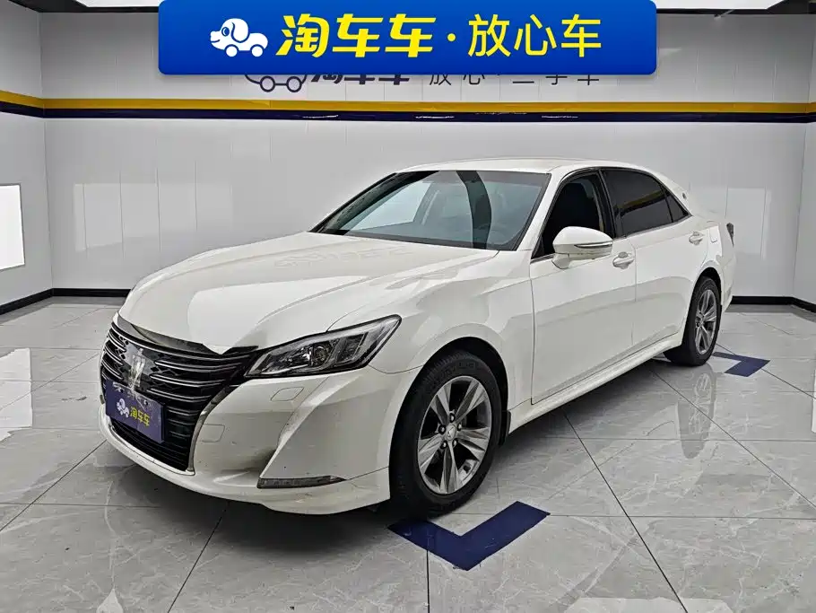 Toyota Crown 2018 2.0T