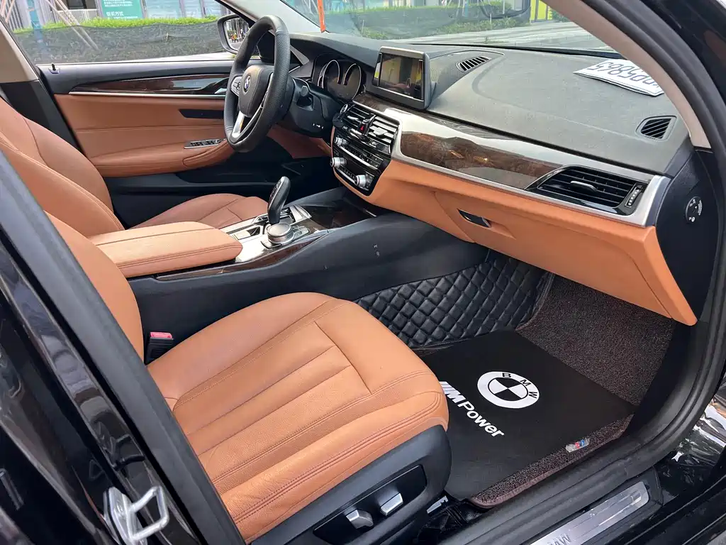 BMW 5 Series — миниатюра 11