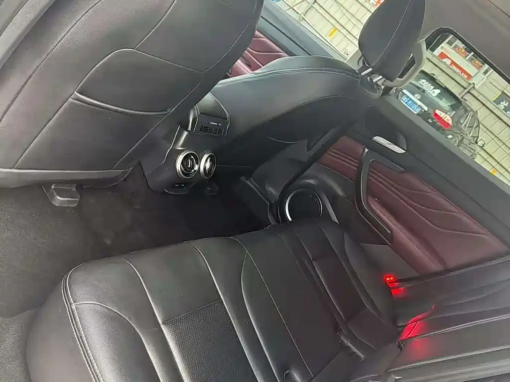 WEI PAI WEI BRAND VV7