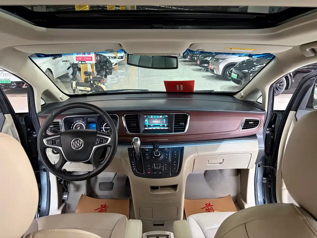 Buick GL8 — миниатюра 11