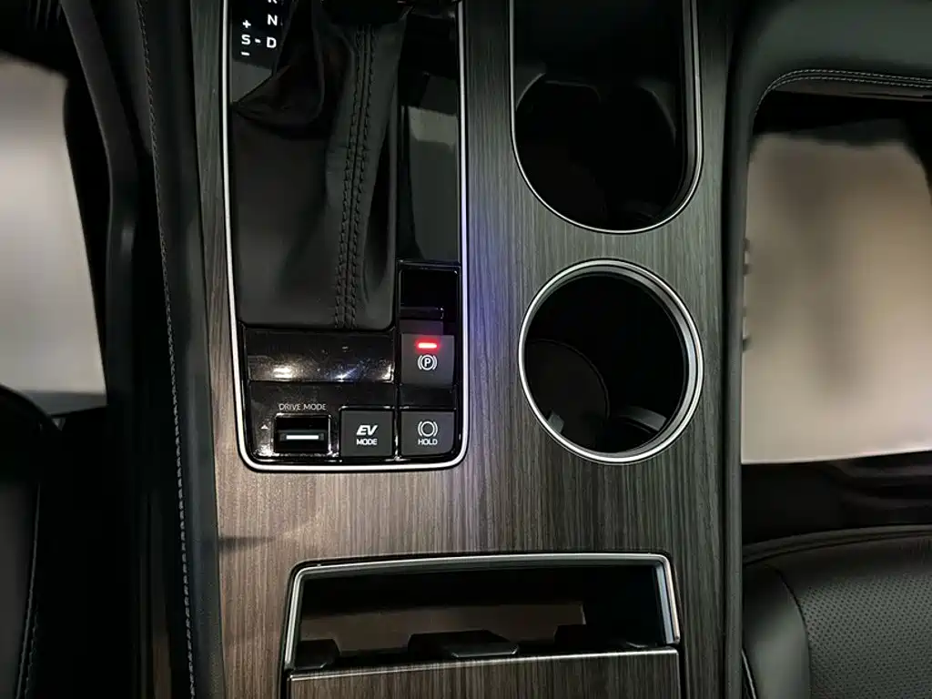 Toyota Sienna — миниатюра 17