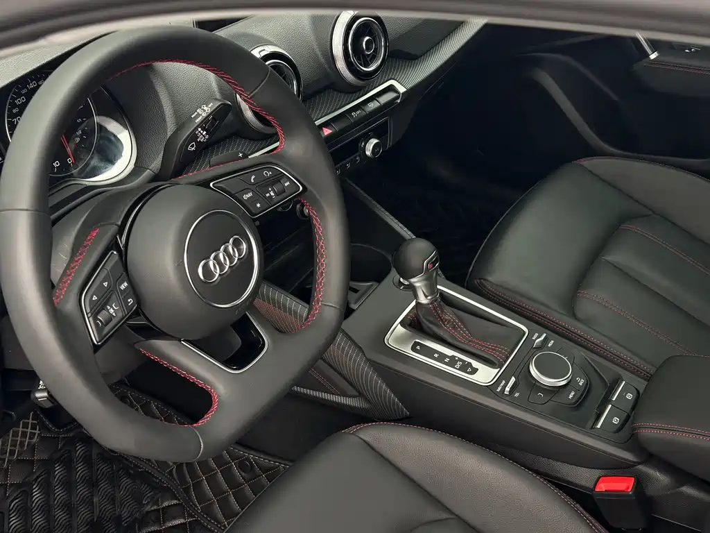 Audi Q2L — миниатюра 8