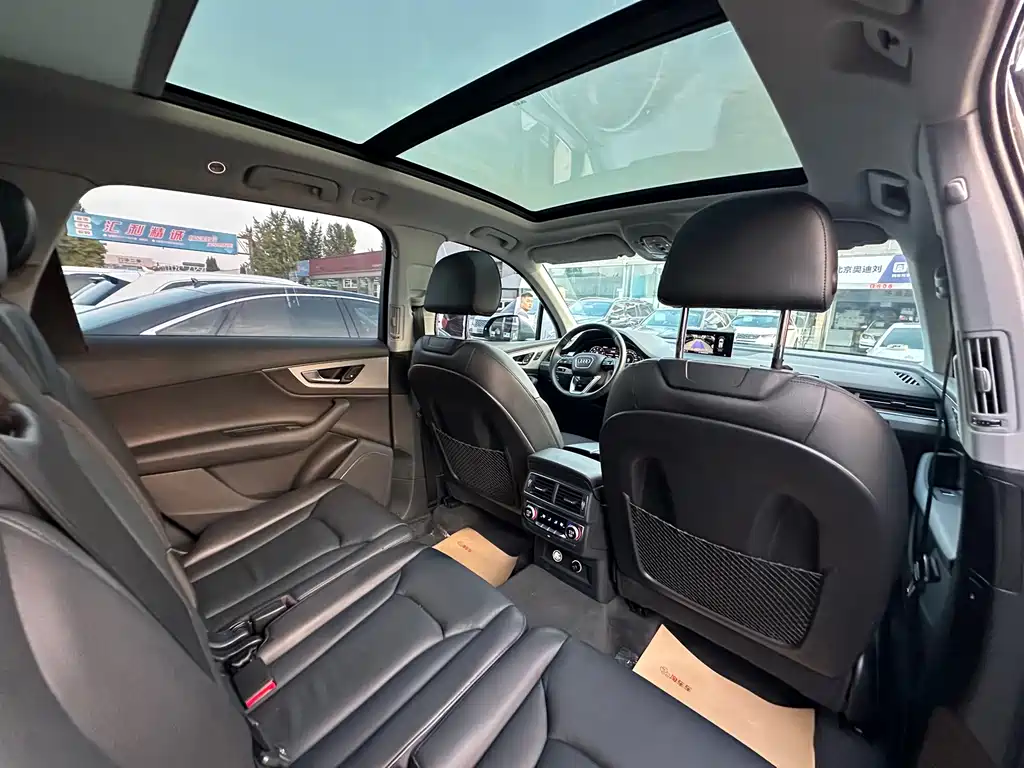 Audi Q7 — миниатюра 8