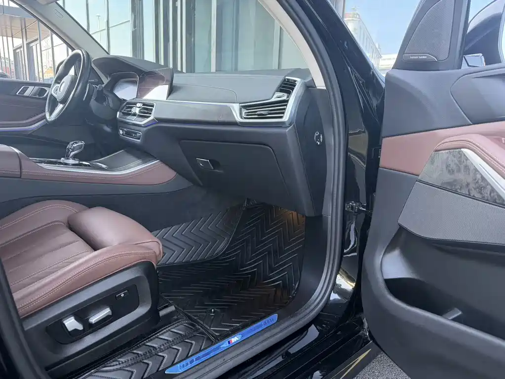 BMW X5 (Import) — миниатюра 6