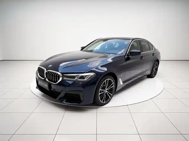 BMW 5-Series 2022 530 Li Leading M — фото 1