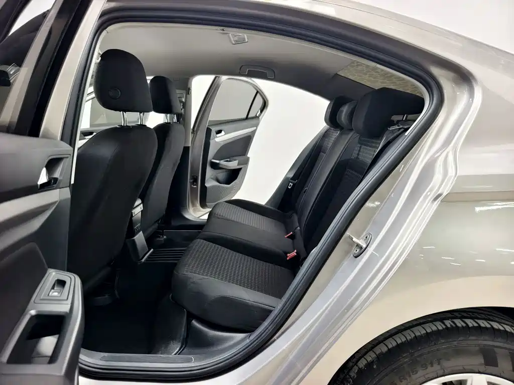 Volkswagen Bora — миниатюра 12
