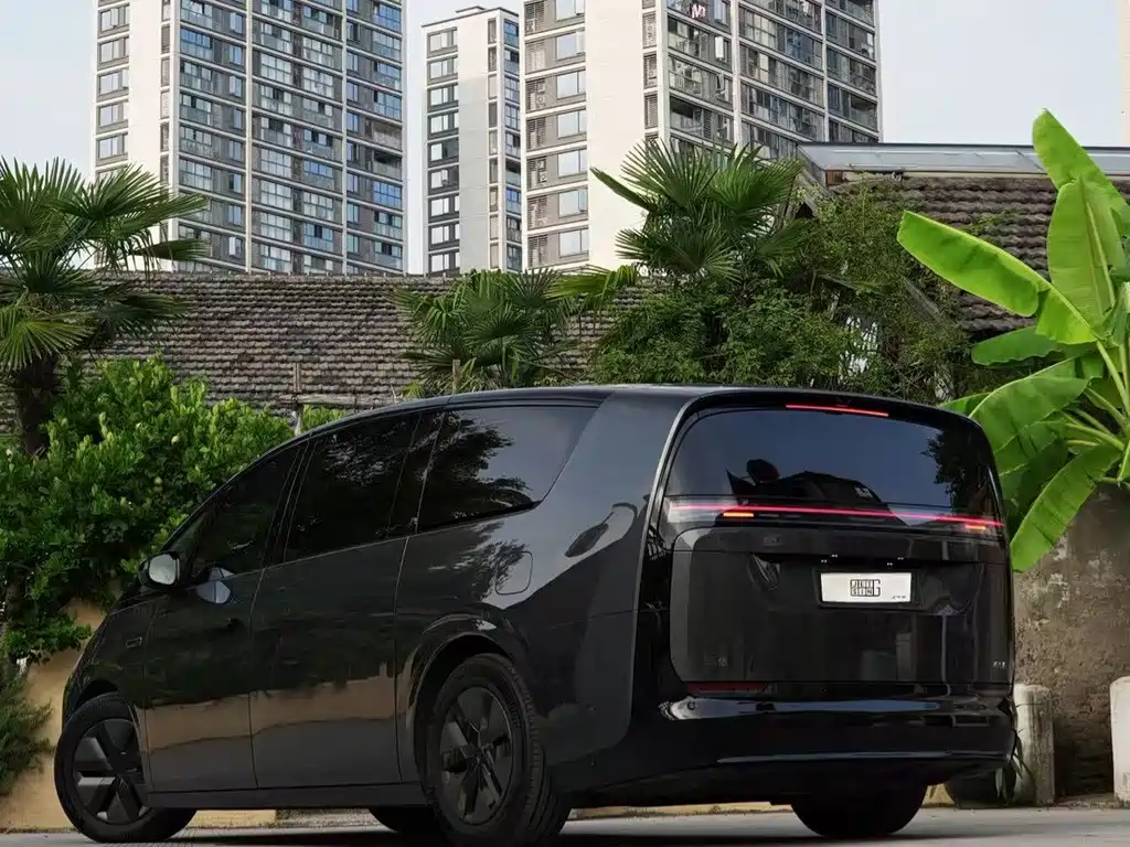 Li Auto Li MEGA — миниатюра 4