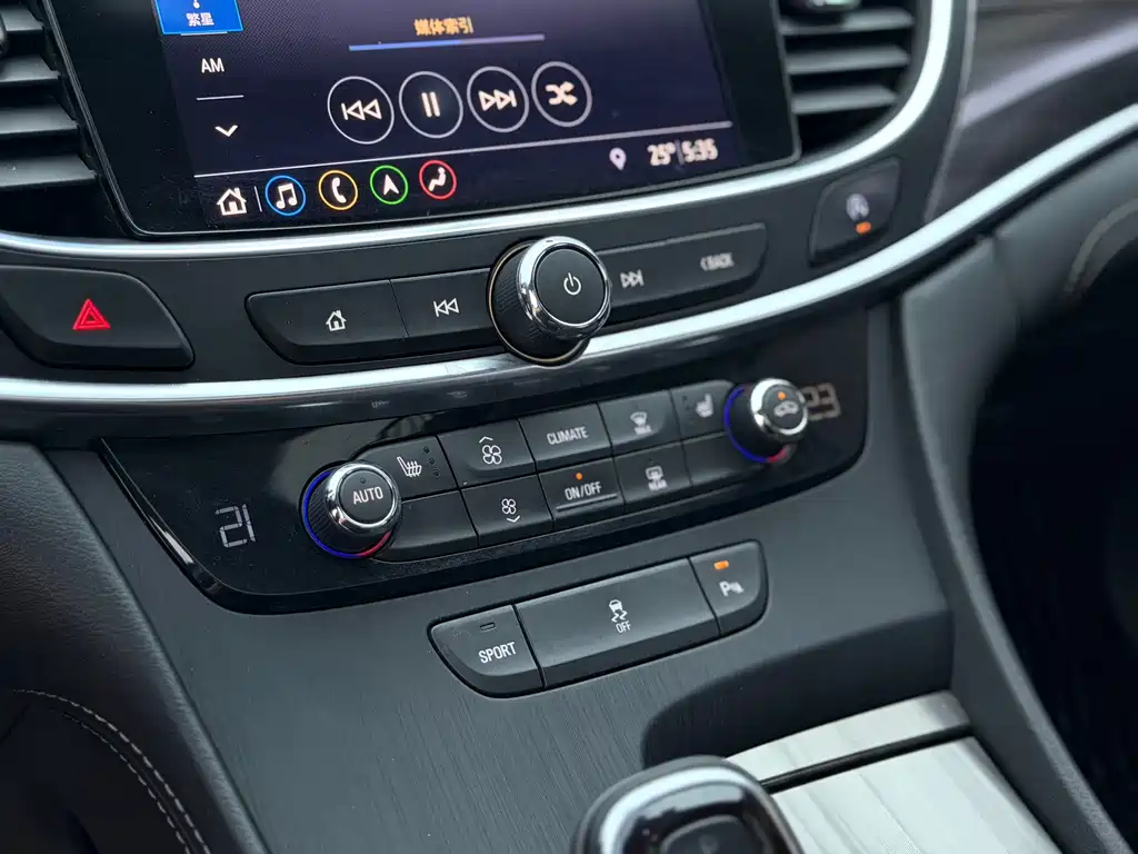 Buick LaCrosse — миниатюра 12