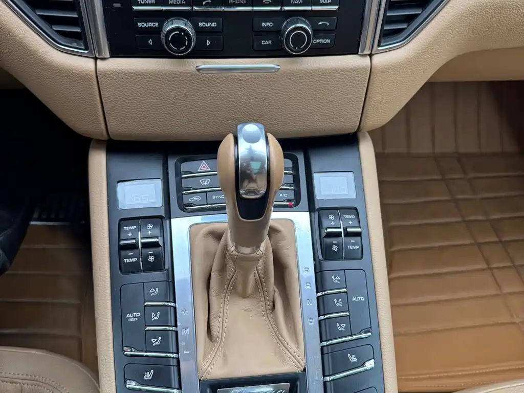 Porsche Macan — миниатюра 11