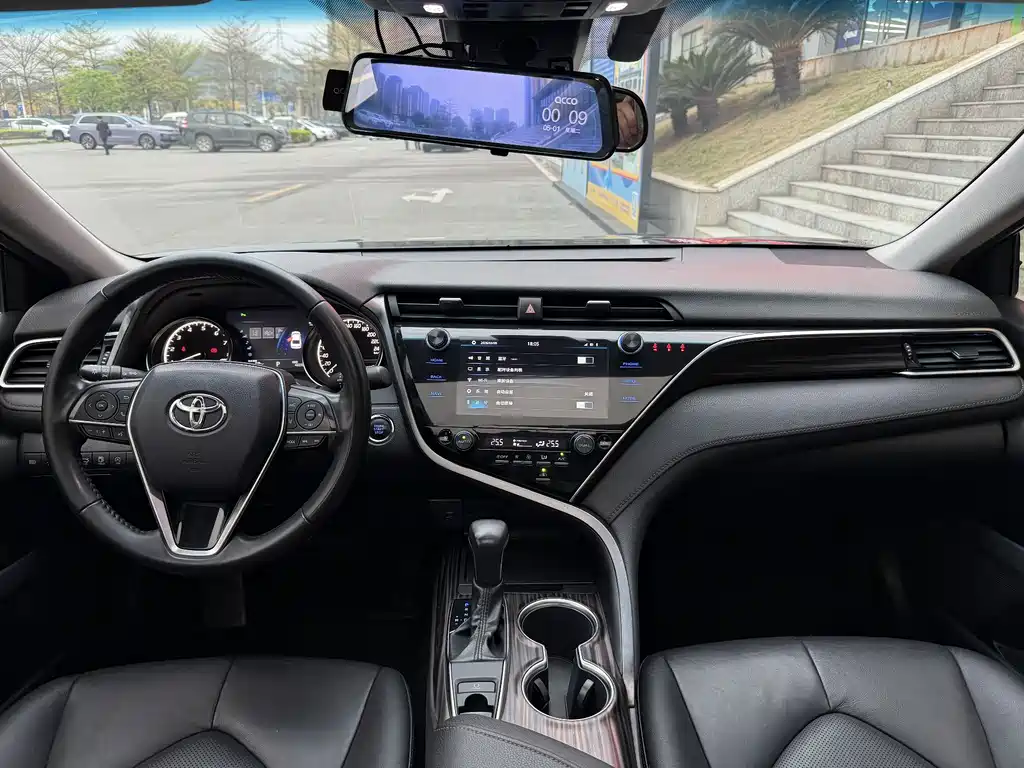 Toyota Camry 2019 2.0G Luxury VI