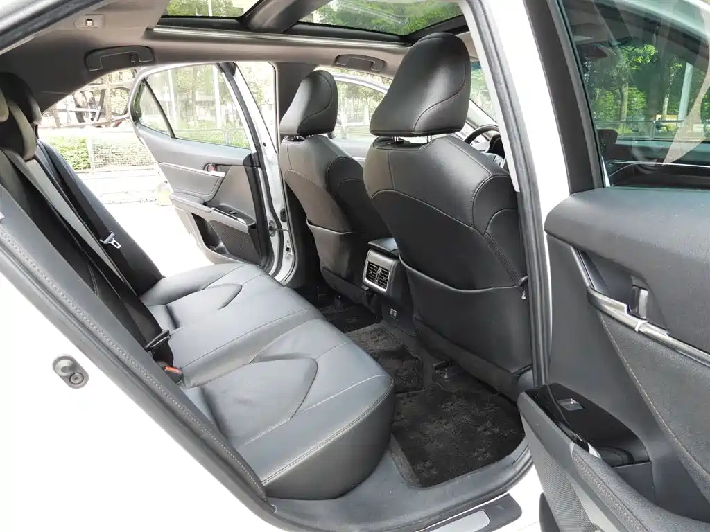 Toyota Camry 2023 2.5G Luxury