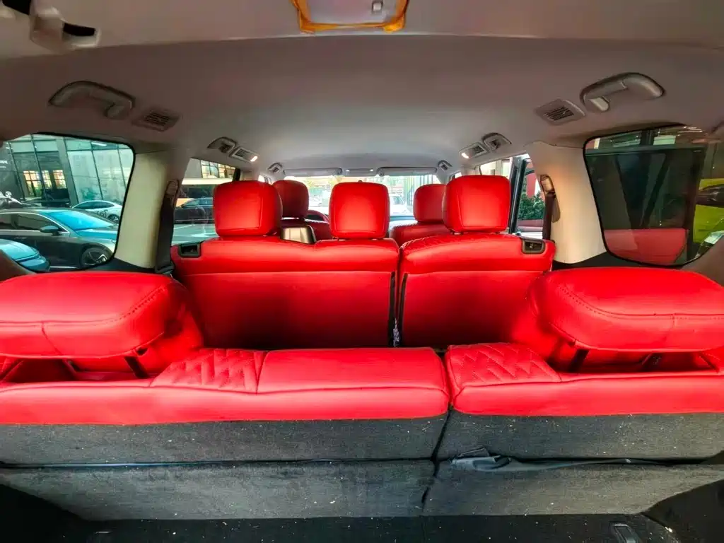 Nissan Patrol — миниатюра 7