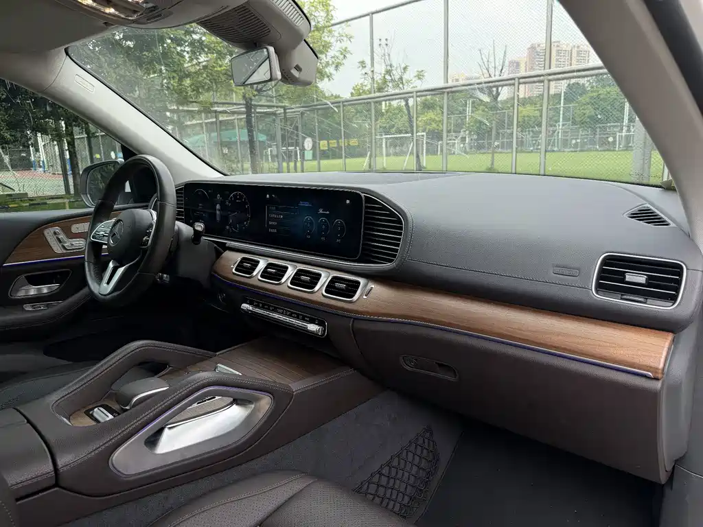Mercedes-Benz GLE (Import) — миниатюра 21