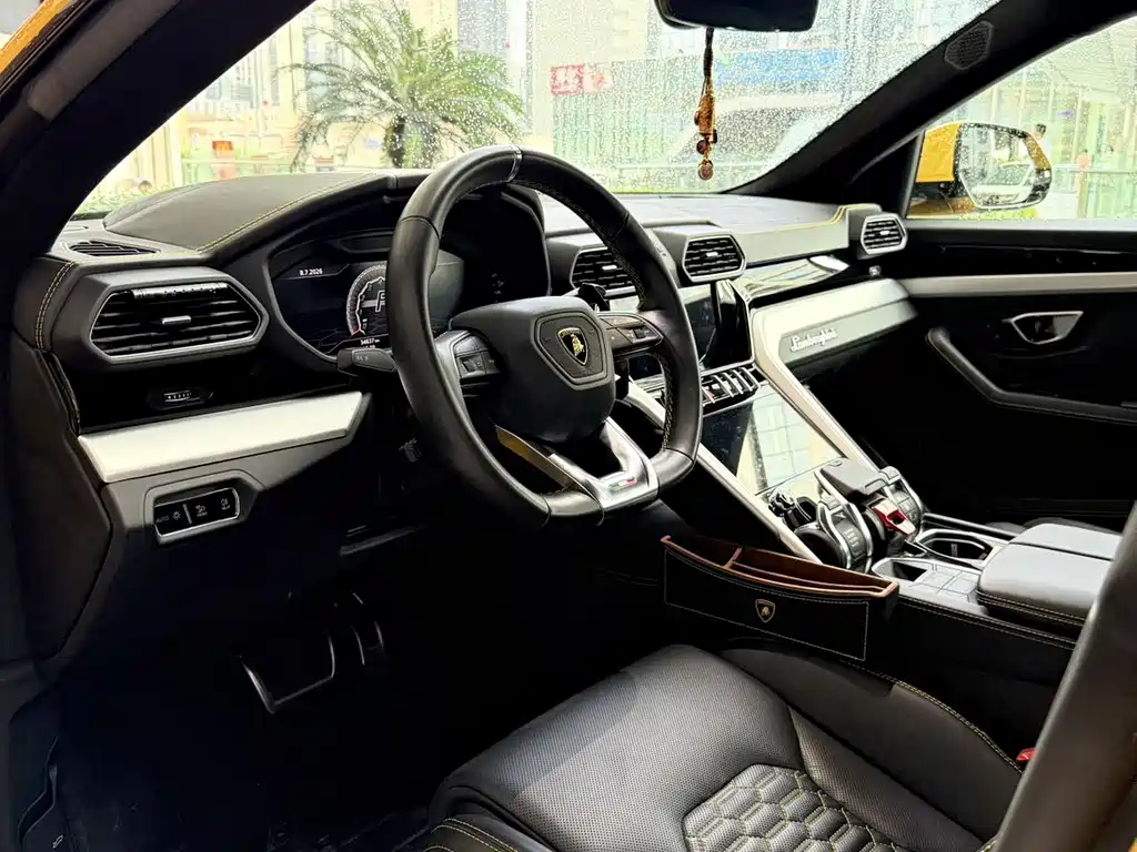Lamborghini Urus 2021 4.0T V8