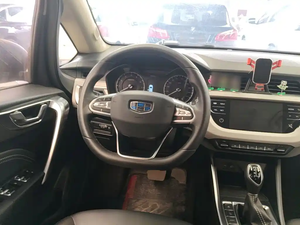 Geely Vision X3 — миниатюра 11