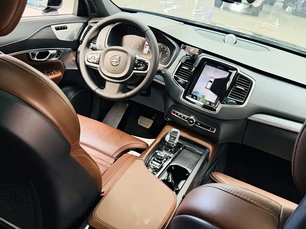 Volvo XC90 — миниатюра 13