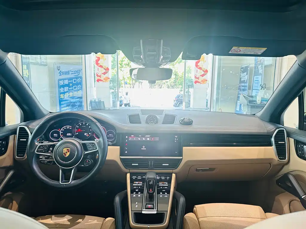 Porsche Cayenne — миниатюра 3