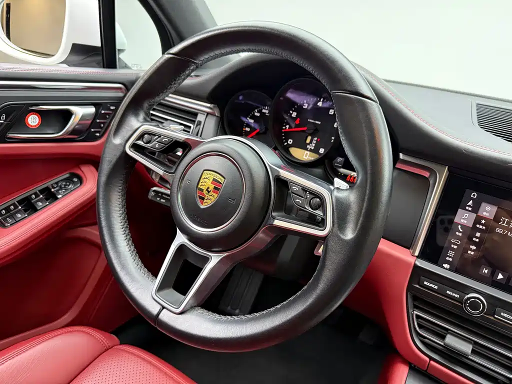 Porsche Macan — миниатюра 15