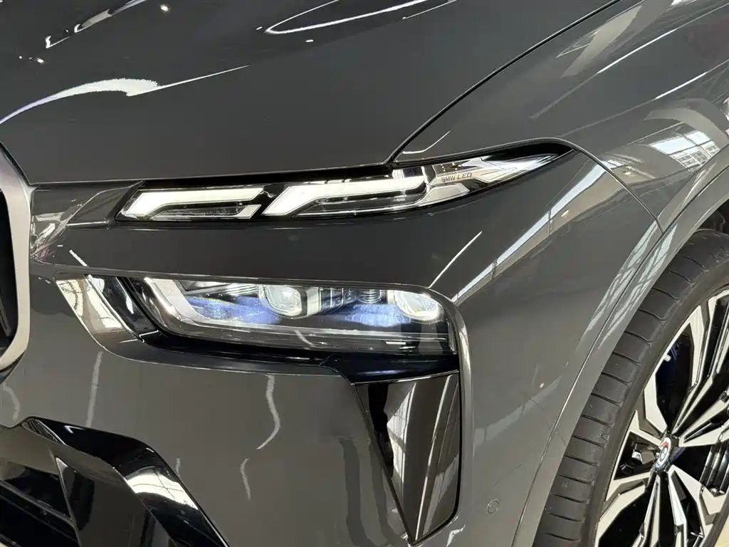BMW X7 M60i 2023 xDrive M60i
