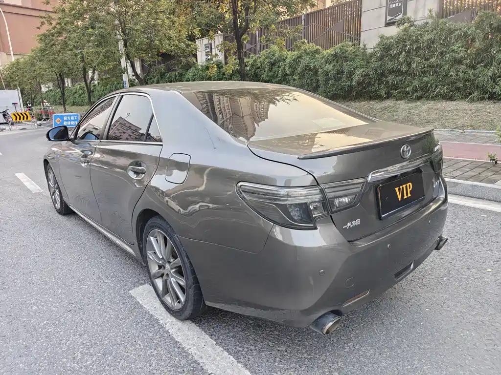 Toyota Reiz — миниатюра 4
