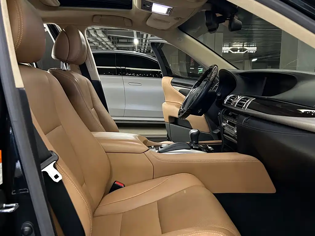 Lexus LS 2016 460L