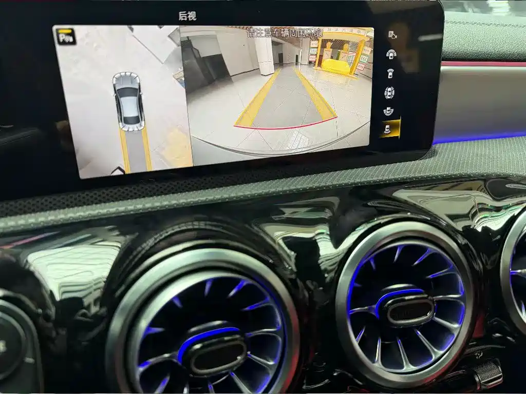 MERCEDES-BENZ CLA AMG