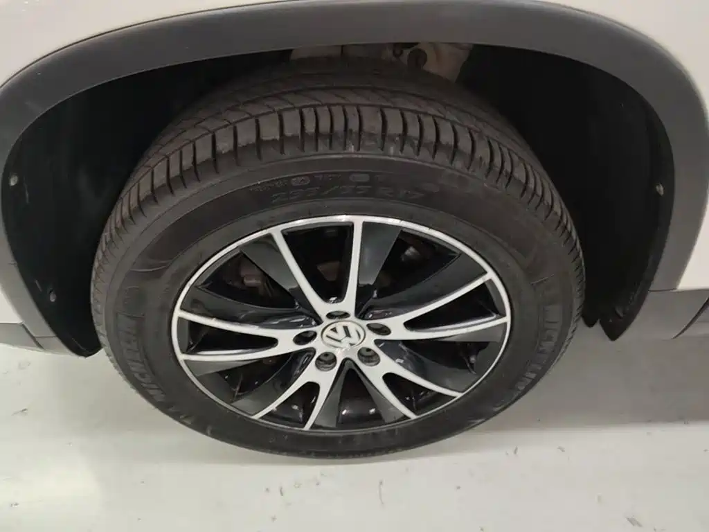 Volkswagen Tiguan — миниатюра 23