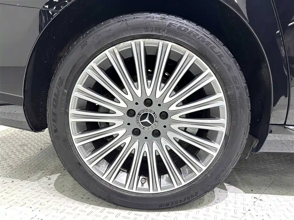 Mercedes-Benz E-Class — миниатюра 30