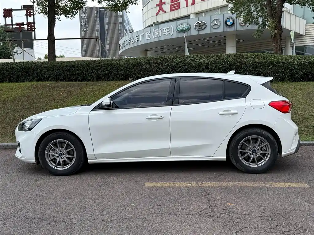Ford Focus 2021 EcoBoost 180 AT