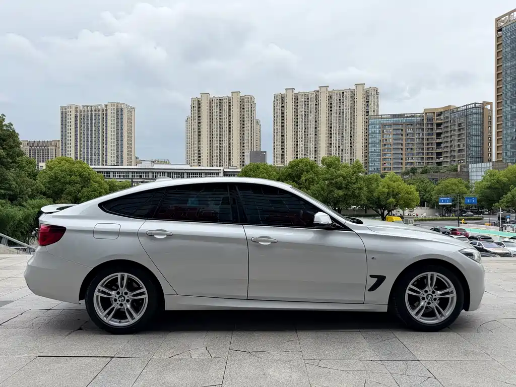 BMW 3 Series GT 3 GT 2020 320i M Sport