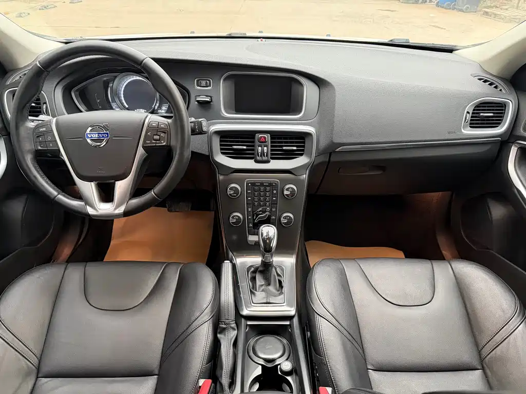 Volvo V40 — миниатюра 5