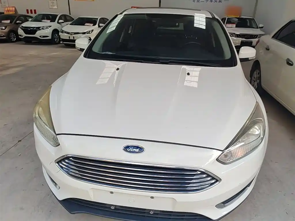 Ford Focus 2015 EcoBoost 125 AT